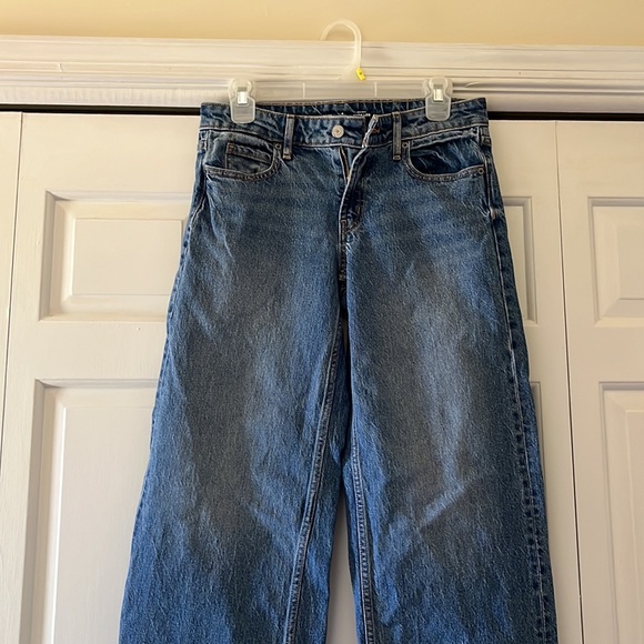 Old Navy mid-rise, wide leg jeans (blue) size 2 petite. - Picture 2 of 6